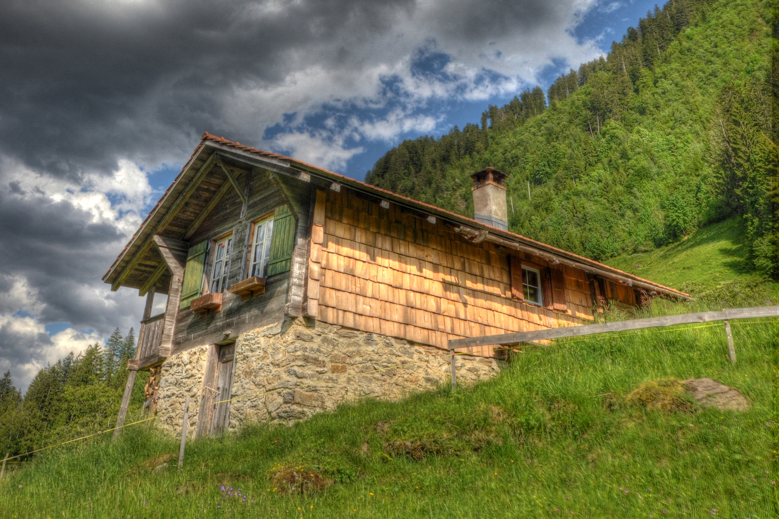 Alp Schneit – Yeti's Alphütten